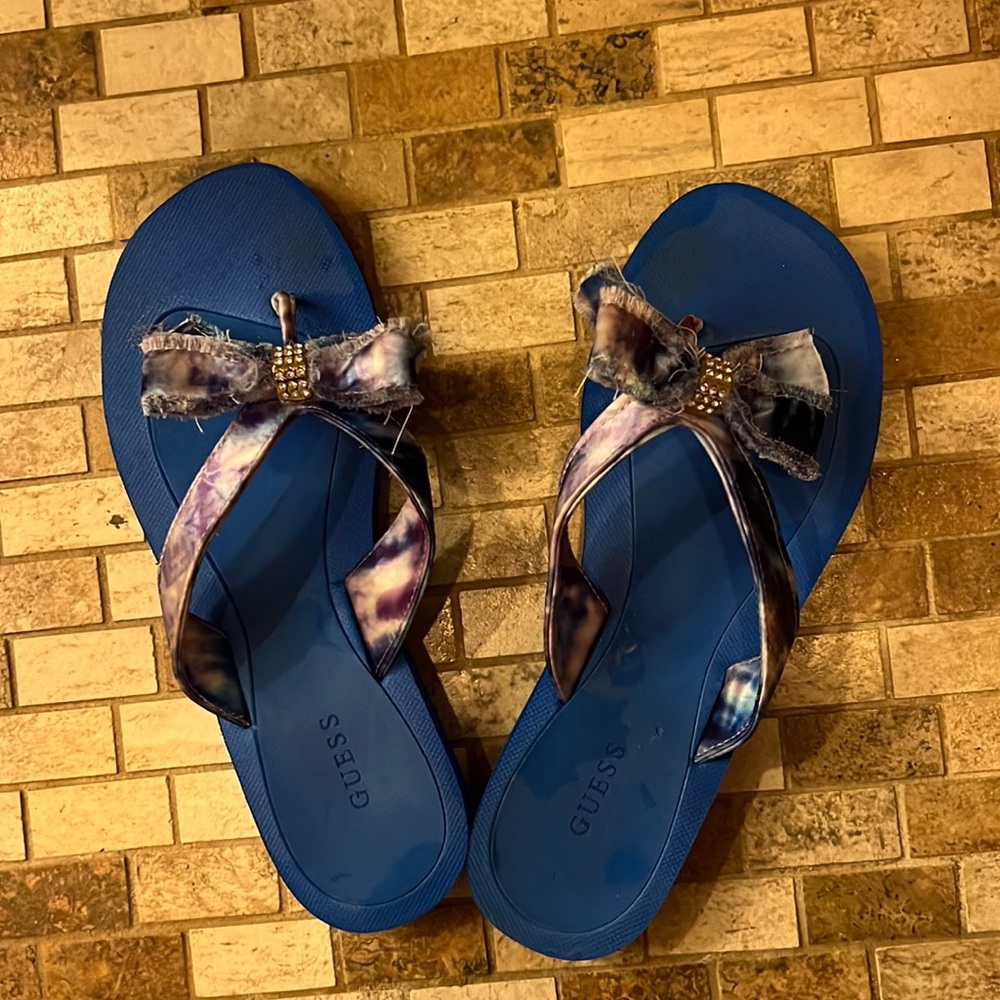 Guess Tutu Bow blue flip flops size 8